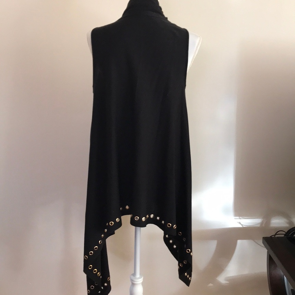 Vest - Picture 4 of 4